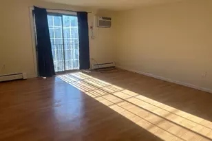 1170 Middle Turnpike W, Manchester, CT 06040 - Photo 2