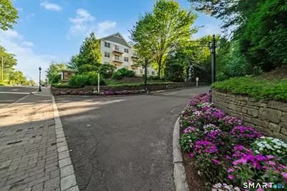30 Schoolhouse Drive #206, West Hartford, CT 06110 - Photo 2