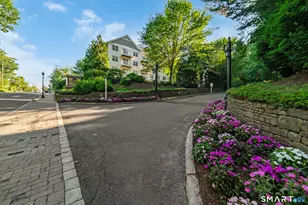 30 School House Dr, West Hartford, CT 06110 - Photo 2