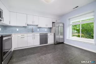 71 Aiken St, Norwalk, CT 06851 - Photo 4