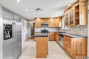 175 Post Oak Rd, Stratford, CT 06614 - Photo 10