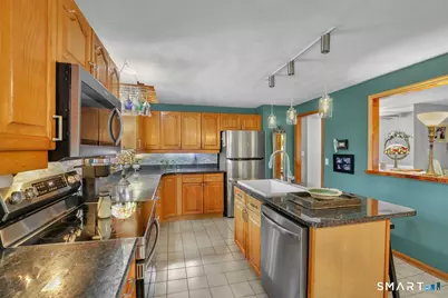 95 Lynn Drive, Meriden, CT 06451 - Photo 8