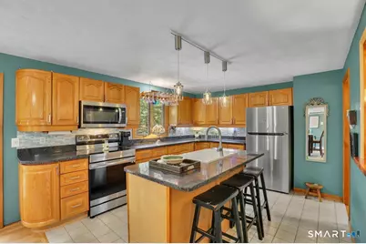 95 Lynn Drive, Meriden, CT 06451 - Photo 6
