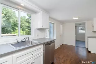 512 Leetes Island Rd, Branford, CT 06405 - Photo 8