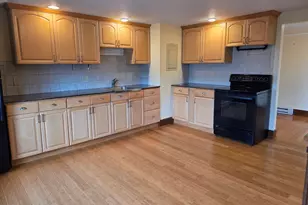 16 Tilley St, New London, CT 06320 - Photo 2