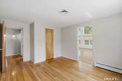 90 Woodland Avenue, Bloomfield, CT 06002 - Photo 20