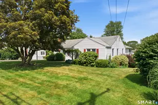 90 Woodland Ave, Bloomfield, CT 06002 - Photo 2