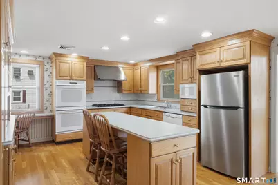 90 Woodland Avenue, Bloomfield, CT 06002 - Photo 4