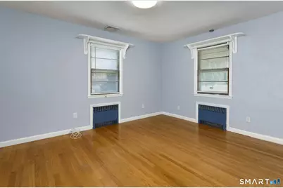 371 Northfield Drive, Bridgeport, CT 06606 - Photo 10