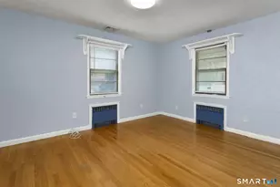 371 Northfield Dr, Bridgeport, CT 06606 - Photo 10