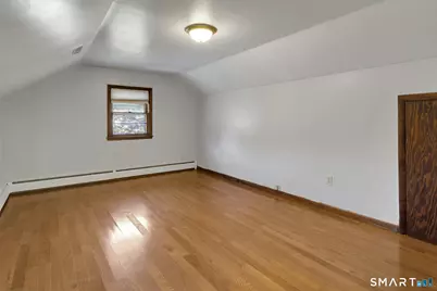 371 Northfield Drive, Bridgeport, CT 06606 - Photo 14