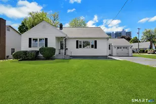 371 Northfield Dr, Bridgeport, CT 06606 - Photo 1