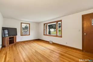 18 Leslie Ct, Bristol, CT 06010 - Photo 16