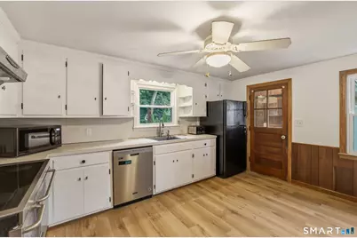 18 Leslie Court, Bristol, CT 06010 - Photo 12