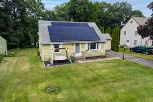 18 Leslie Ct, Bristol, CT 06010 - Photo 2