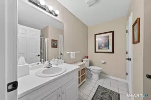 25 Hamden Hills Dr, Hamden, CT 06518 - Photo 14