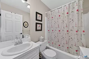 25 Hamden Hills Dr, Hamden, CT 06518 - Photo 24