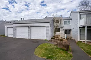 6 Peddlars Dr, Branford, CT 06405 - Photo 2