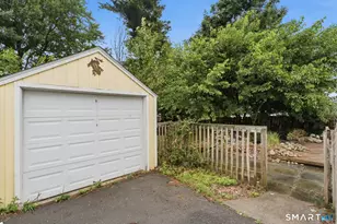 33 Byrd Rd, Wethersfield, CT 06109 - Photo 16