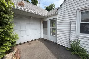 16 Harding Ave, Newington, CT 06111 - Photo 2