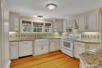 38 Knollwood Road, North Haven, CT 06473 - Photo 8