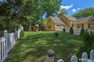 38 Knollwood Rd, North Haven, CT 06473 - Photo 28