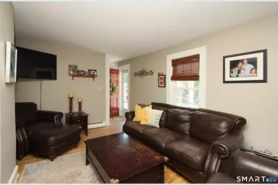 7 Middle Lane, Simsbury, CT 06070 - Photo 10
