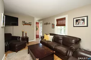 7 Middle Ln, Simsbury, CT 06070 - Photo 10