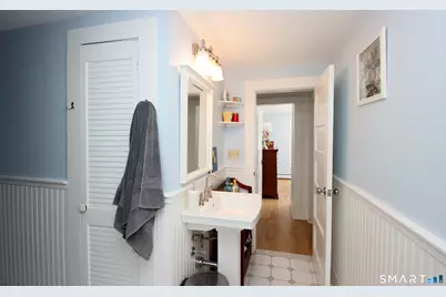 7 Middle Lane, Simsbury, CT 06070 - Photo 18