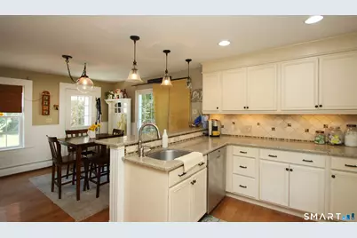 7 Middle Lane, Simsbury, CT 06070 - Photo 14