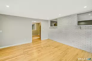 71 Devonwood Dr, Waterbury, CT 06708 - Photo 2