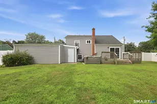 24 Annette Pl, Middletown, CT 06457 - Photo 4