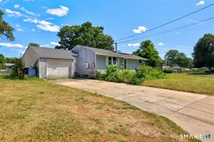 23 Magnolia Dr, Enfield, CT 06082 - Photo 2