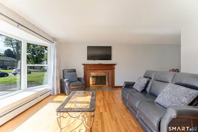 17 School House Road, Newington, CT 06111 - Photo 6