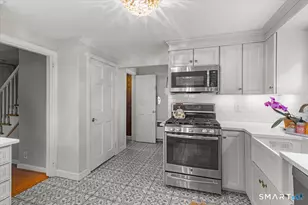 42 Gifford Rd, West Hartford, CT 06119 - Photo 10