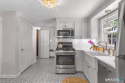 42 Gifford Road, West Hartford, CT 06119 - Photo 12