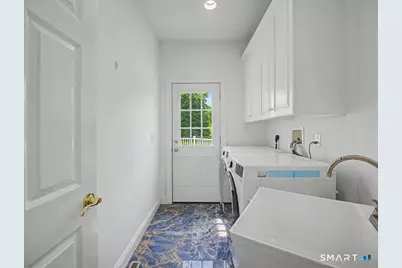 125 Skunk Lane, Wilton, CT 06897 - Photo 18