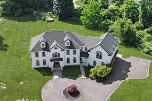 125 Skunk Ln, Wilton, CT 06897 - Photo 2