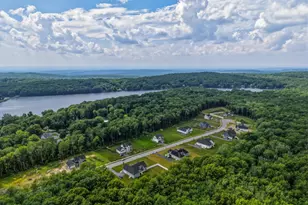 7 Laurelwood Ln, Vernon, CT 06066 - Photo 2