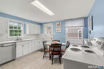 40 Oakwood Drive, Fairfield, CT 06824 - Photo 6