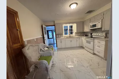 460 Congress Avenue #1, Waterbury, CT 06708 - Photo 2