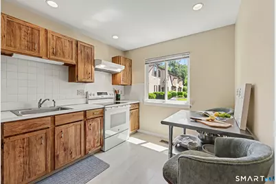 16 Bouton Street East #10, Stamford, CT 06907 - Photo 4