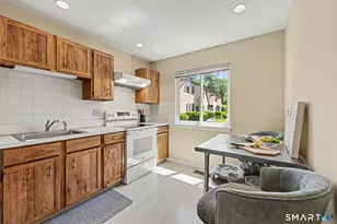 16 Bouton St E, Stamford, CT 06907 - Photo 4