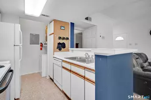 31 High St, East Hartford, CT 06118 - Photo 18