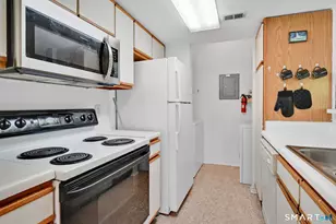 31 High St, East Hartford, CT 06118 - Photo 20
