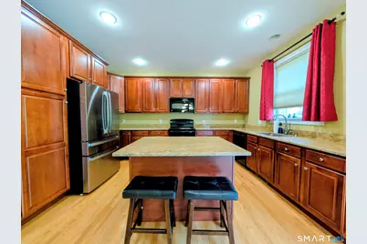 68 Lawrence Avenue #68, Danbury, CT 06810 - Photo 6