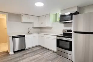 3 -17 Curve St, Branford, CT 06405 - Photo 2