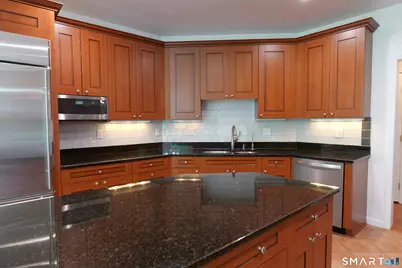 76 Suzie Drive #76, Newtown, CT 06470 - Photo 4