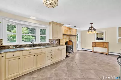 33 Chambers Street, Manchester, CT 06042 - Photo 4