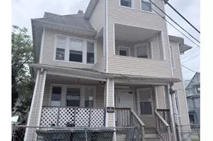 121 Calhoun Pl, Bridgeport, CT 06604 - Photo 1